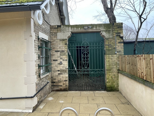 G yH sxWwAA Mqn?format=jpg.jpg