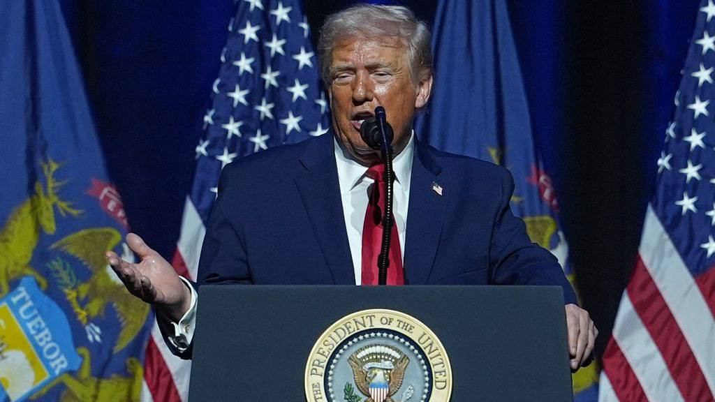 تقرير : السعودية وقطر وعُمان أقنعت ترامب بمنح إيران "فرصة أخرى"....