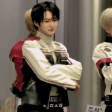 ezgif 86bc88536f5c9afa.gif