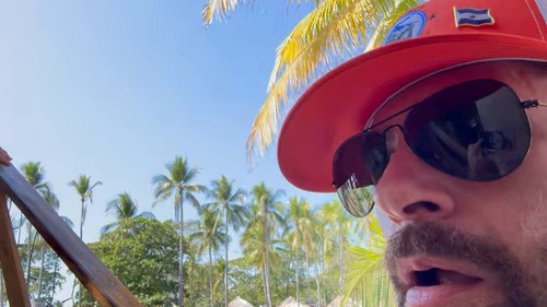 Dl18MBuyQy Tmj4S.jpg