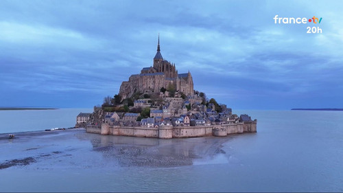 PIjMyuuKxMa1VB r.jpg