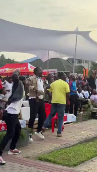 cZ6uUaFwxj iug8t.jpg