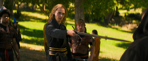 London.Calling.2025.2160p.AMZN.WEB DL.DDP5.1.H.265 NOGRP.mkv 002305.384.png