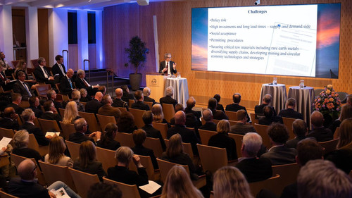 G uB9HVWoAAy1mV?format=jpg.jpg