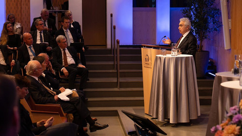 G uB9H WEAAZe s?format=jpg.jpg