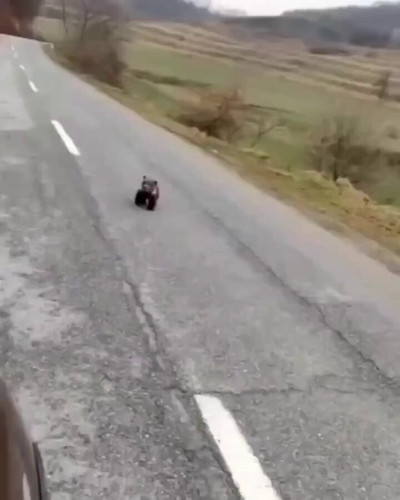 KyEG LoRKIE6rtjn.jpg