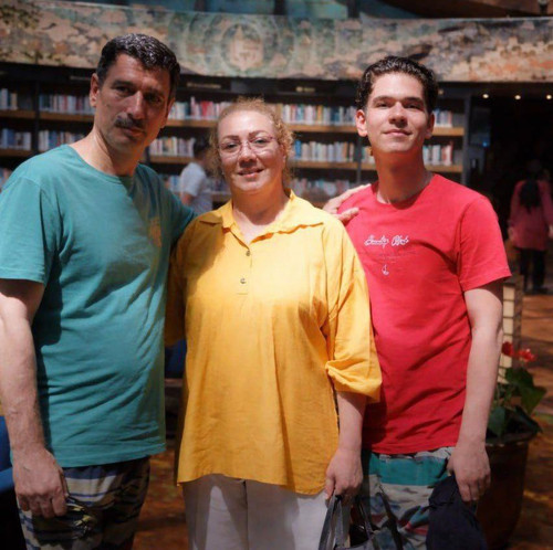 G tFCzObQAIy0iR?format=jpg.jpg