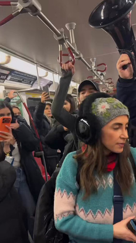 faB 7 CjAwCFWb2D.jpg