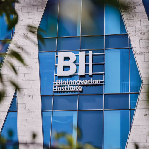 KZSo xH0SpAVIu18.jpg