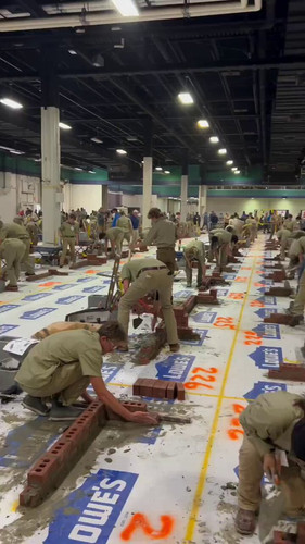 newz08jELfR XbY .jpg