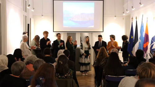 eNY z6rV1r6Pwp3b.jpg