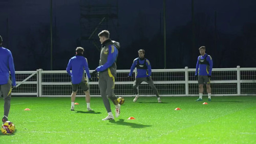 8ZR0OYOH1 lscjfI.jpg