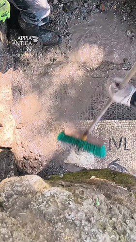 tkM0HytB CrF4iIi.jpg