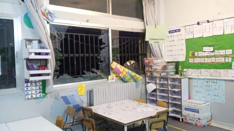 مصادر لبنانية: الأضرار التي لحقت بمدرسة بلدة سحمر في لبنان، جراء غارات الاحتلال مساء اليوم....