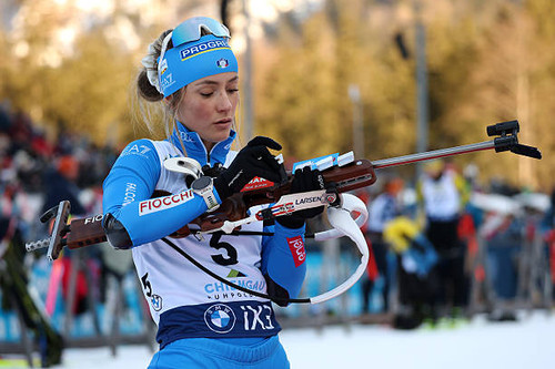 RUHPOLDING, GERMANY - JANUARY 16:  Hannah Auchentaller of Italy competes in the Women 7.5km Sprint d.jpg