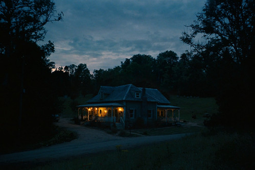 Bugonia.2025.1080p.BluRay.CZ EN.DD+7.1.Atmos.x265 Silence.mkv 20260116 180345.436