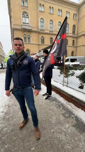 bCNGm DnIzemfHPe.jpg