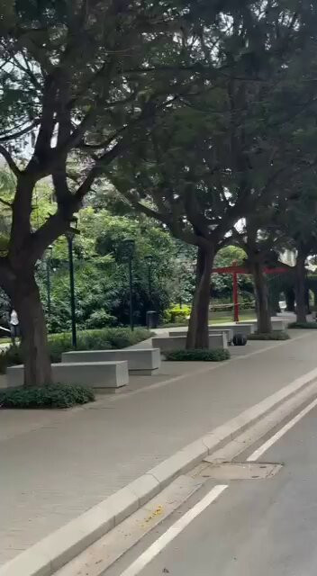 lKTkxRiZOBERx Vt.jpg