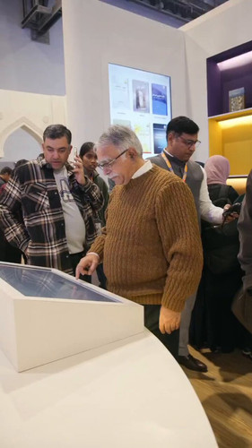 g QLySb2T2NPbLfC.jpg