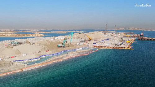 One shot cinematic flight over AMALI island construction Dubai’s World Islands 1 31 screenshot.jpg
