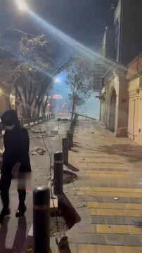 q7QqhulJsGRre8 F.jpg