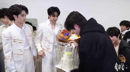 截屏 2026 01 17 01.39.38.png