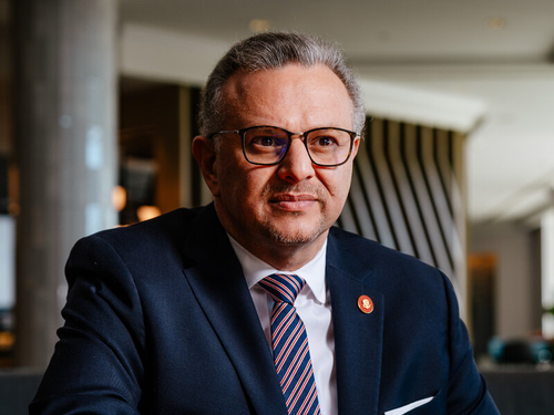 G sr eIW4AE dYo?format=png.png