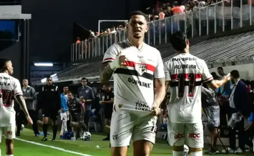 São Paulo volta a brilhar: vitória convincente por 3 a 0 traz ânimo após o Paulistão