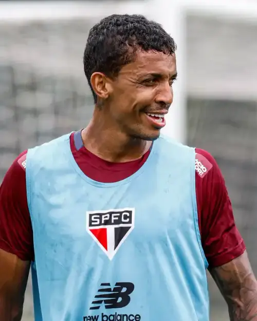 Luiz Gustavo, do São Paulo, confirma: "Vou seguir em ação até 2026 e ampliar minha carreira"