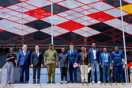G7VmtAtXwAIlpRY.jpg
