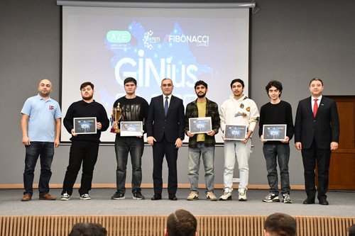 G7Y8LRzWwAAY4Hi.jpg