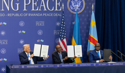 G7bNwx5b0AAlVM1.jpg