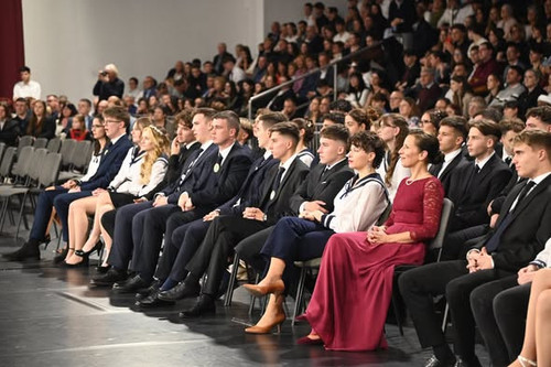 593553493 1535331285261898 8837251981792236115 n.jpg?stp=dst jpg s590x590 tt6& nc cat=111&ccb=1 7& n.jpg