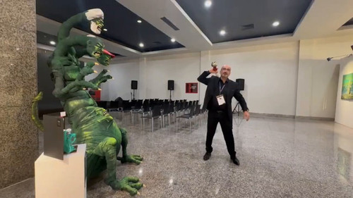 1BUhUj xtAQA8hu6.jpg