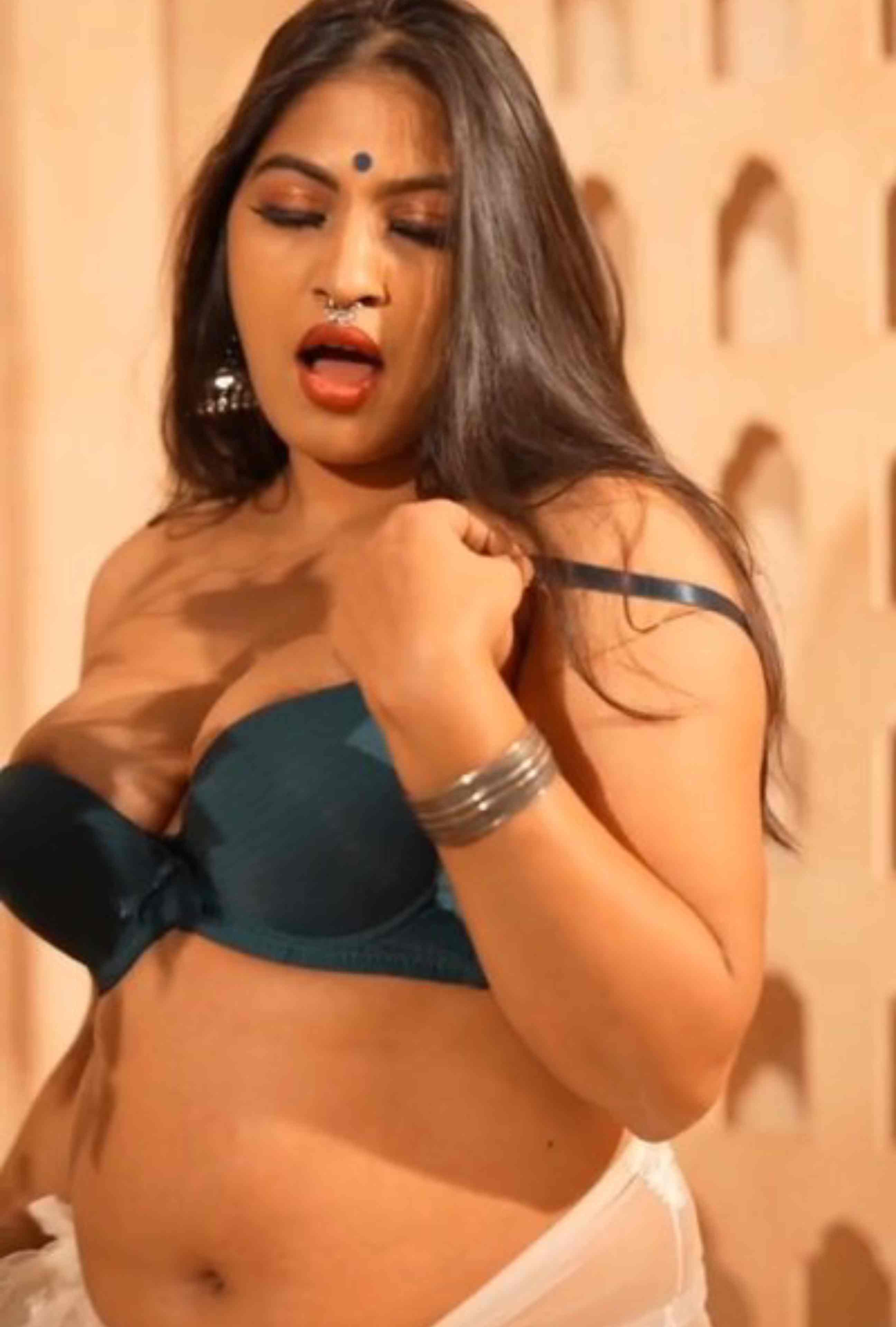 18+ Chubby Model (2025) App Conntent Uncut – Hindi Hot Short Film – WEB-DL X264 1080p – Download