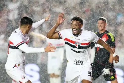 São Paulo reage em busca do oitavo lugar no Brasileirão e sonha com a Libertadores em jogo decisivo
