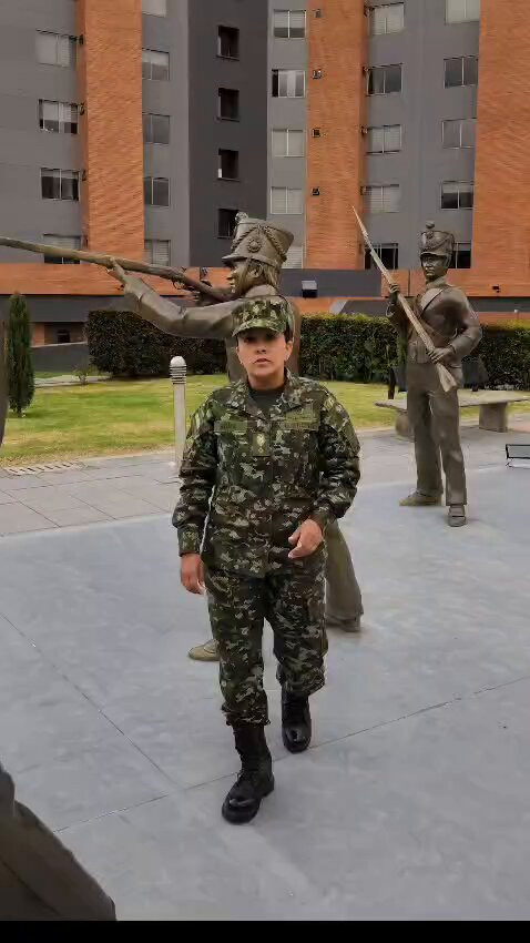 kGO7rmPRKsqlgQCu.jpg