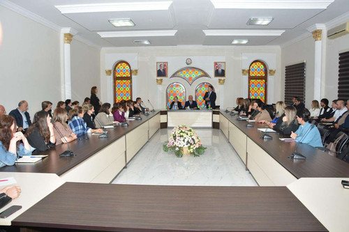G7ZhVn4X0AAMNlB.jpg