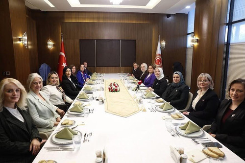 G7YpdAuWoAAYY09.jpg