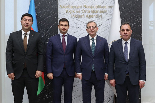 G7UvCdqWMAAexnP.jpg