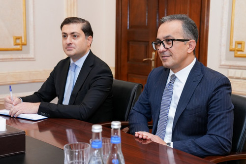 G7ZfewKXAAAmBAv.jpg
