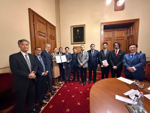 G7PIXQ5aoAAlVBO.jpg
