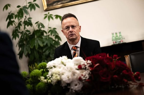 595500075 1376111350648821 708713443352957171 n.jpg?stp=dst jpg s590x590 tt6& nc cat=108&ccb=1 7& nc.jpg