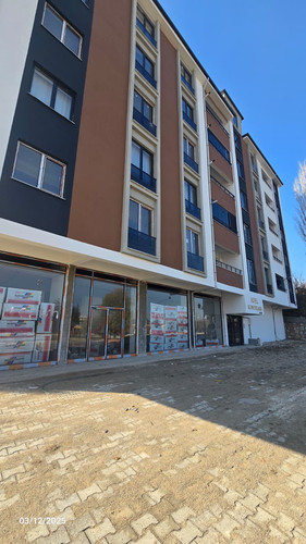 WhatsApp Image 2025 12 05 at 18.44.21.jpg