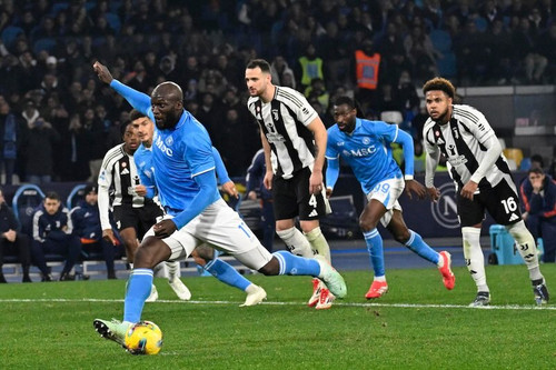 Romelu Lukaku Napoli Juventus penalty.jpg
