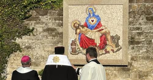 10873792096820447158?url=https%3A%2F%2Ffelvidek.ma%2Fwp content%2Fuploads%2F2025%2F12%2Fmozaika sede.jpg