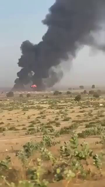 pNBZgPI e9cW8vM7.jpg