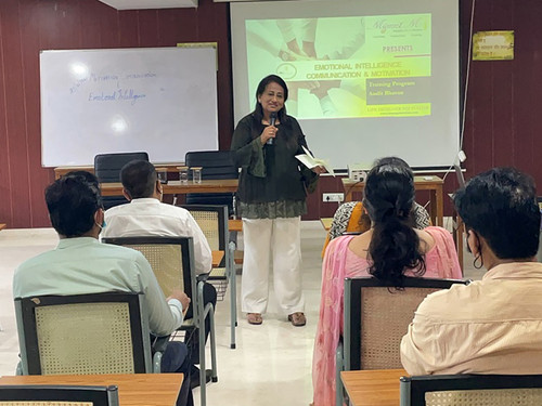 How the Best Motivational Speaker in Mumbai Transforms Workplace Culture.jpg