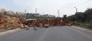 لليوم الثامن، قوات الاحتلال تواصل إغلاق مدخل بلدة الزاوية، غرب سلفيت....