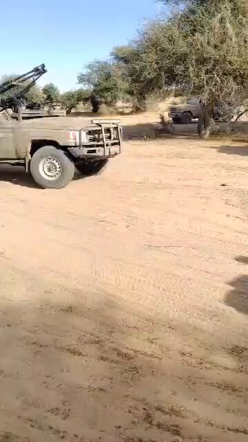 QoTYi0Z7A114e2sL.jpg